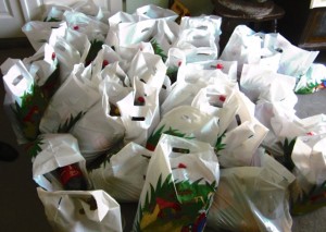 pachete-pasti-pentru-familii-nevoiase-sebes